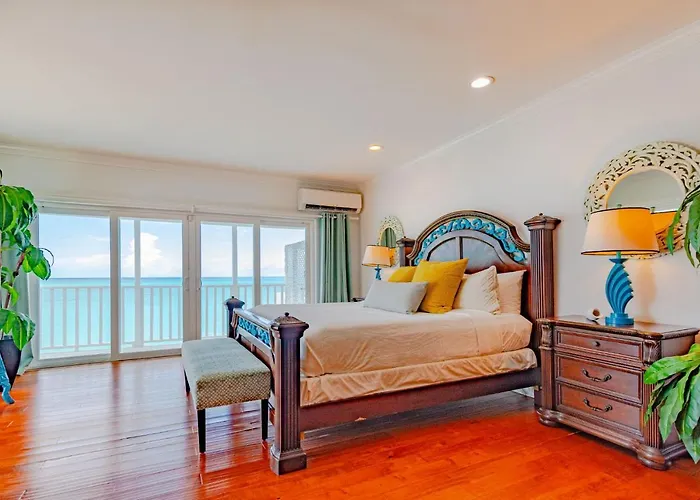 Caprice 7 -Oceanfront Villa - Gated Community With Pool Nassau